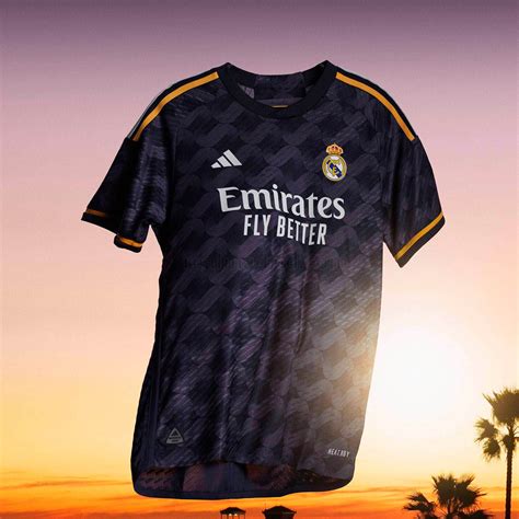 KITS REAL MADRID 23/2024 .